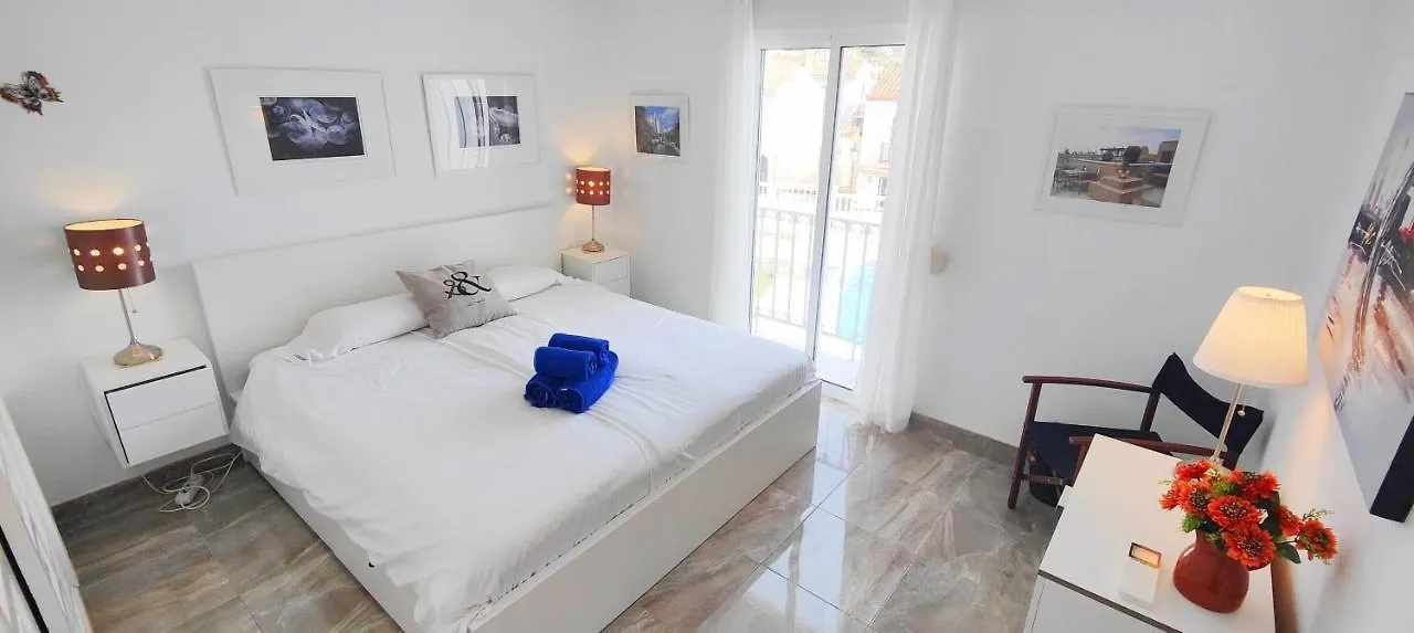 Ap383 Bajamar I Villa Nerja 0*,  Spain